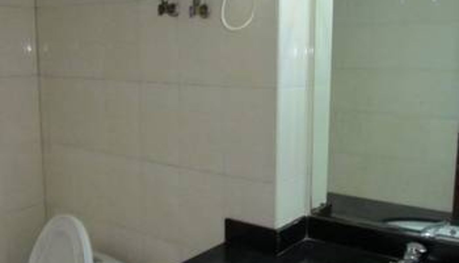 Zimmer - Home Inn · neo (Fanghua Road Subway Station of Shanghai New International Expo Center)