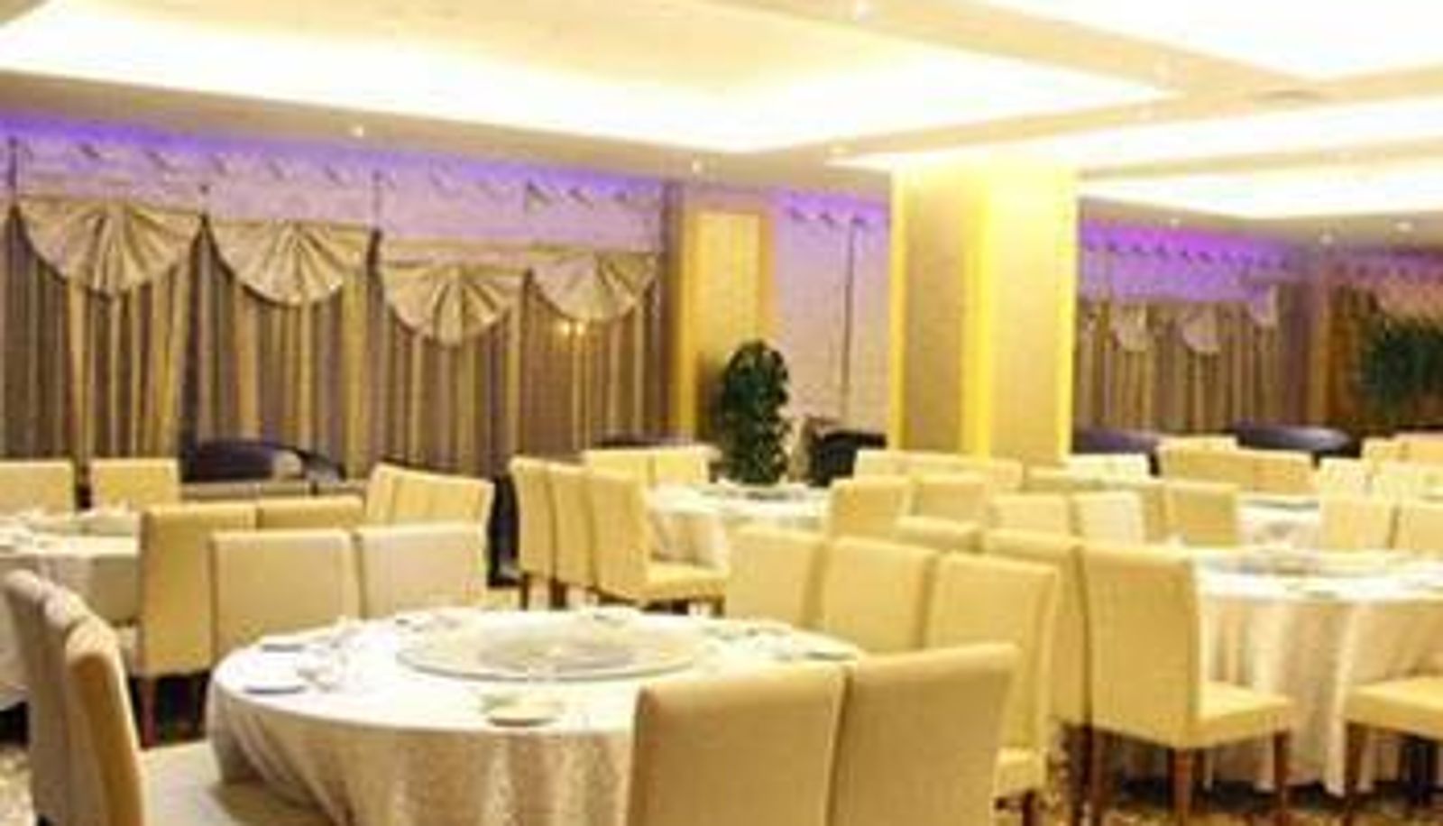 Breakfast room within the restaurant - 石狮濠廷酒店