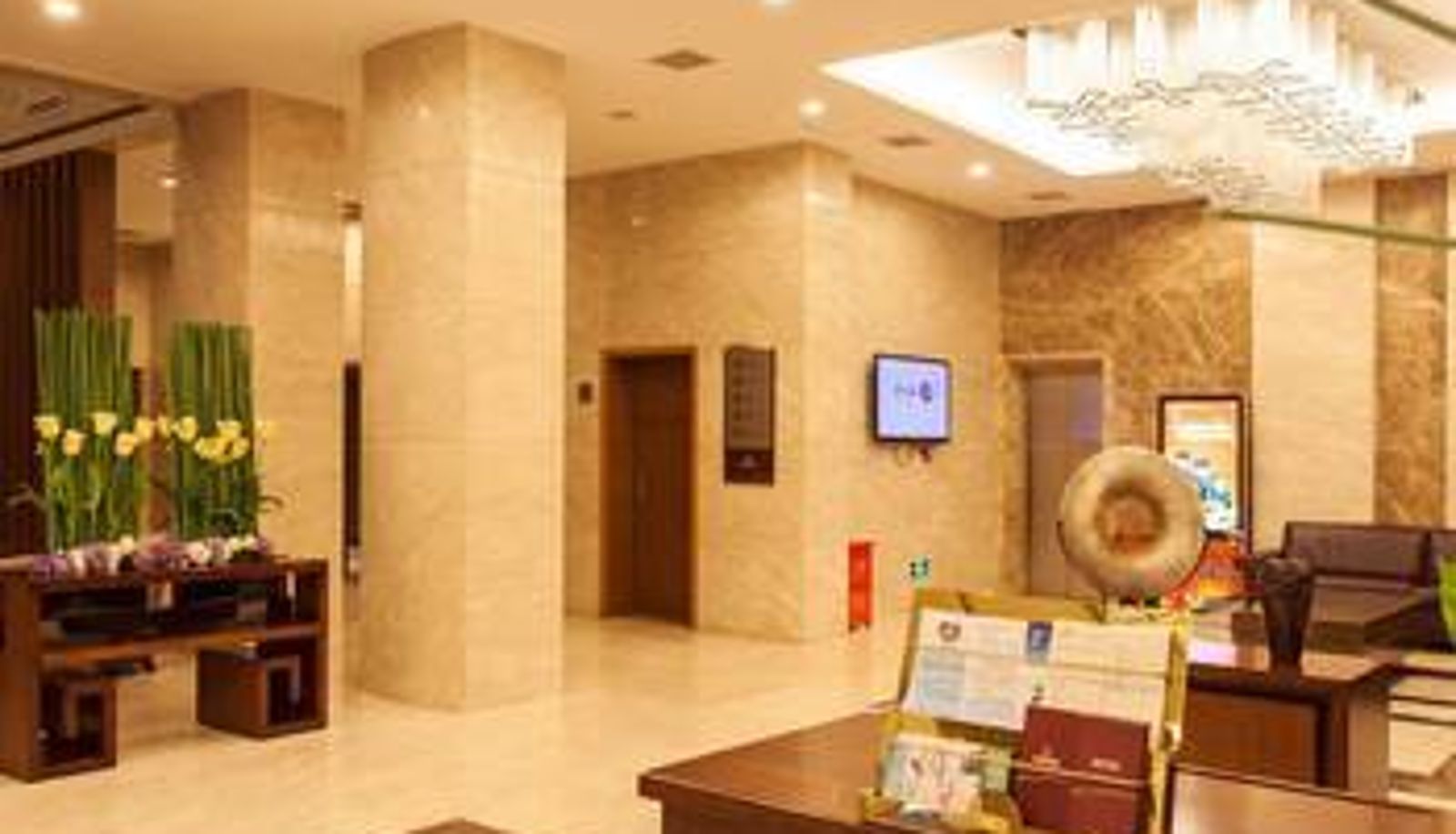 Hall - Bathing pool Jinyue Hotel (Jianshe 2nd Road Subway Station)
