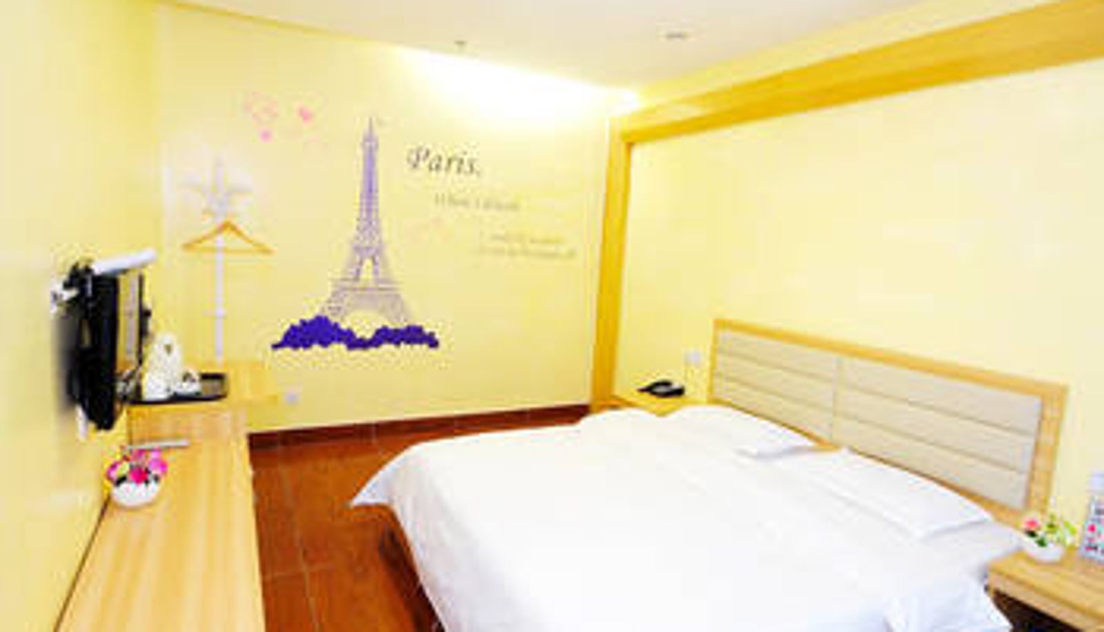 Room - Yijia Hotel