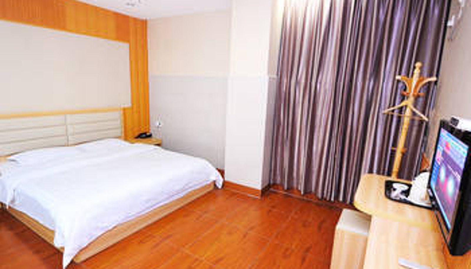 Room - Yijia Hotel