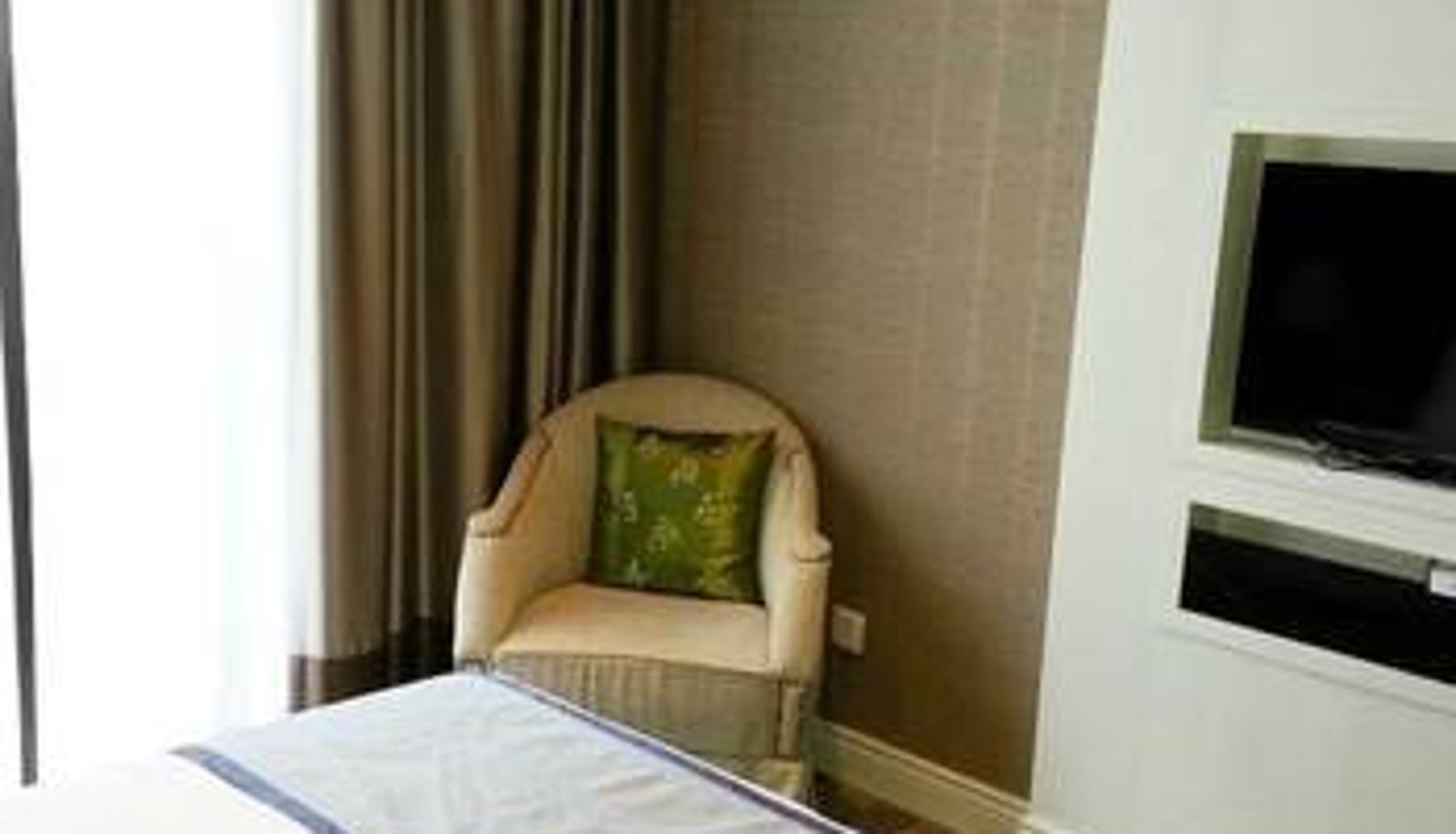 Zimmer - Central ShiPu Riverside Hotel