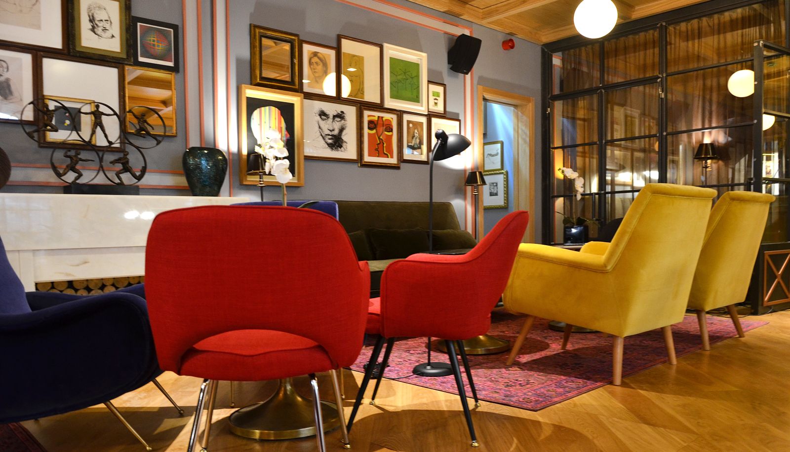 Lobby - Brown's Central