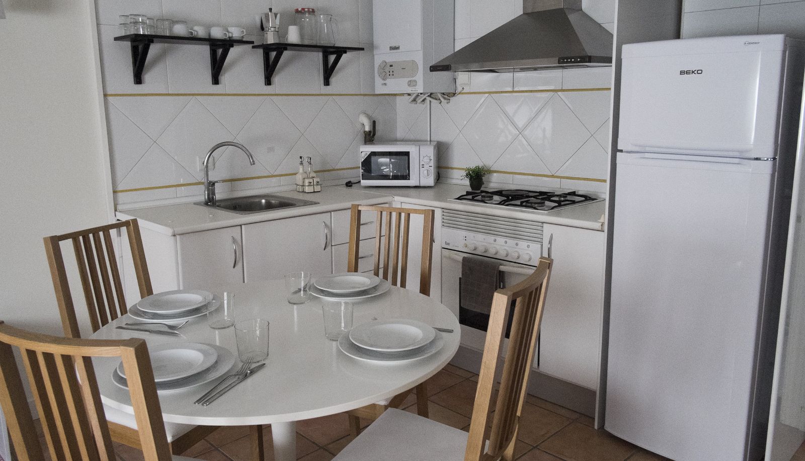 Kuchnia w pokoju - Palacio de Rojas Apartments