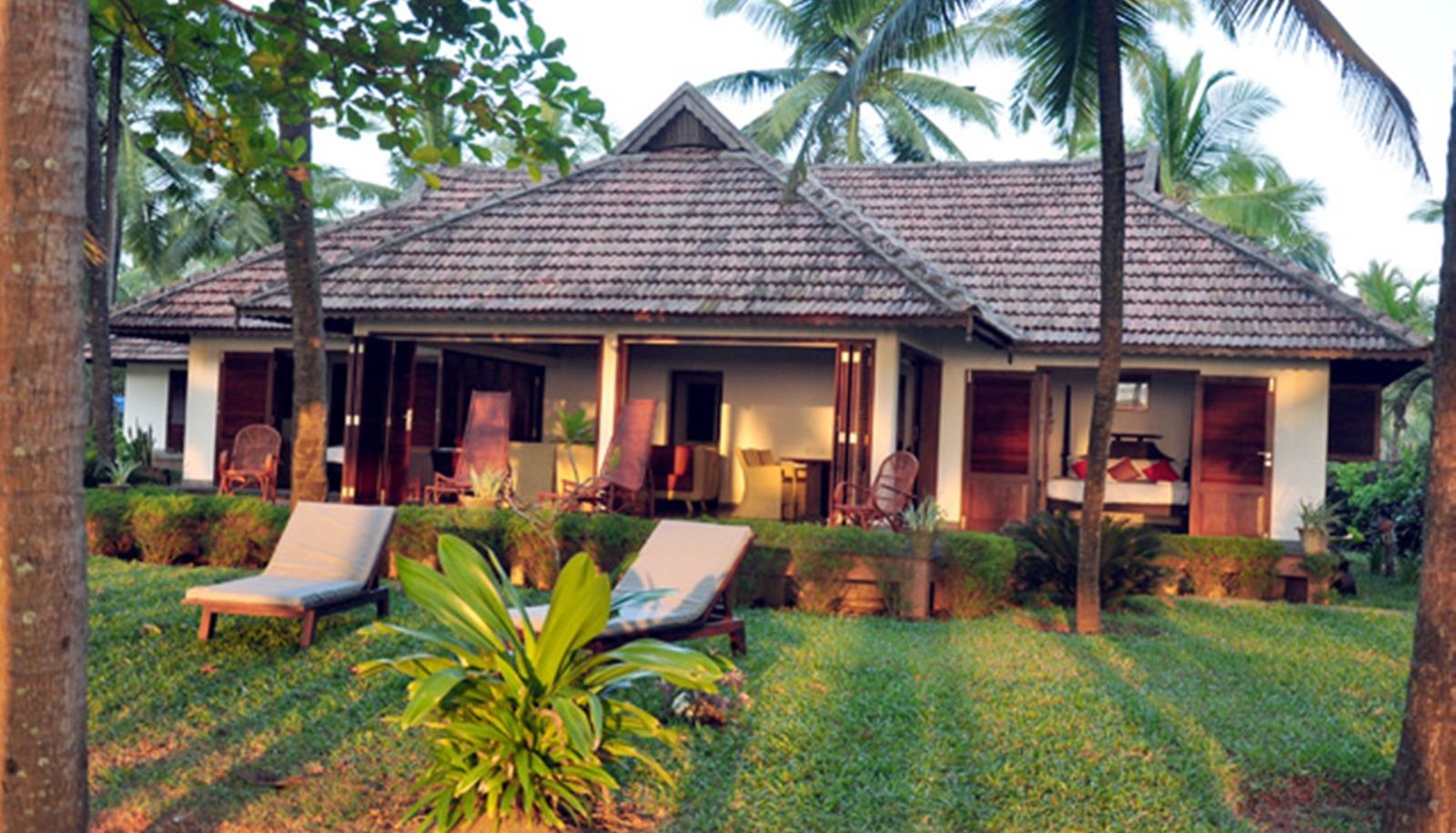 Hotel outdoor area - Kanan Beach Resort