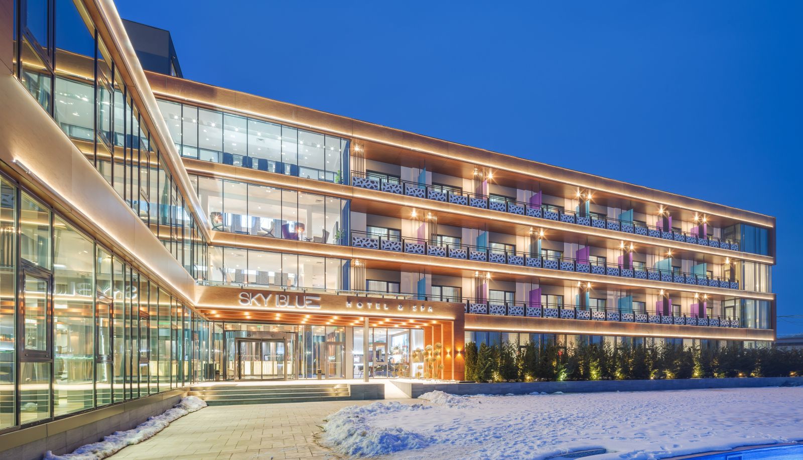Buitenruimte van het hotel - Sky Blue Hotel & Spa