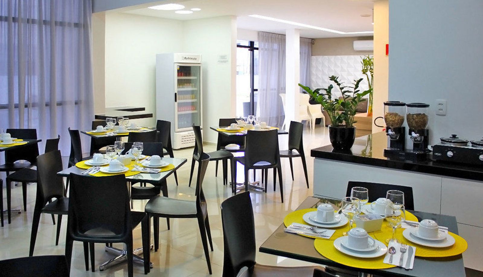 Breakfast room - Yes Hotel