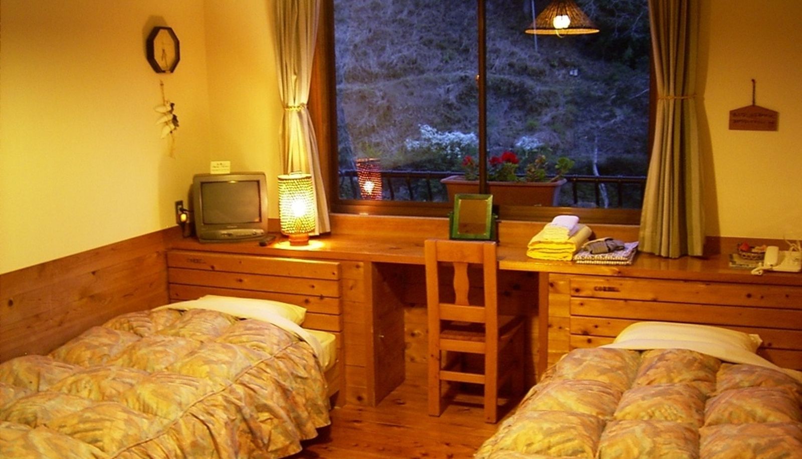 Zimmer mit Flussblick - Pension Ashita no Mori