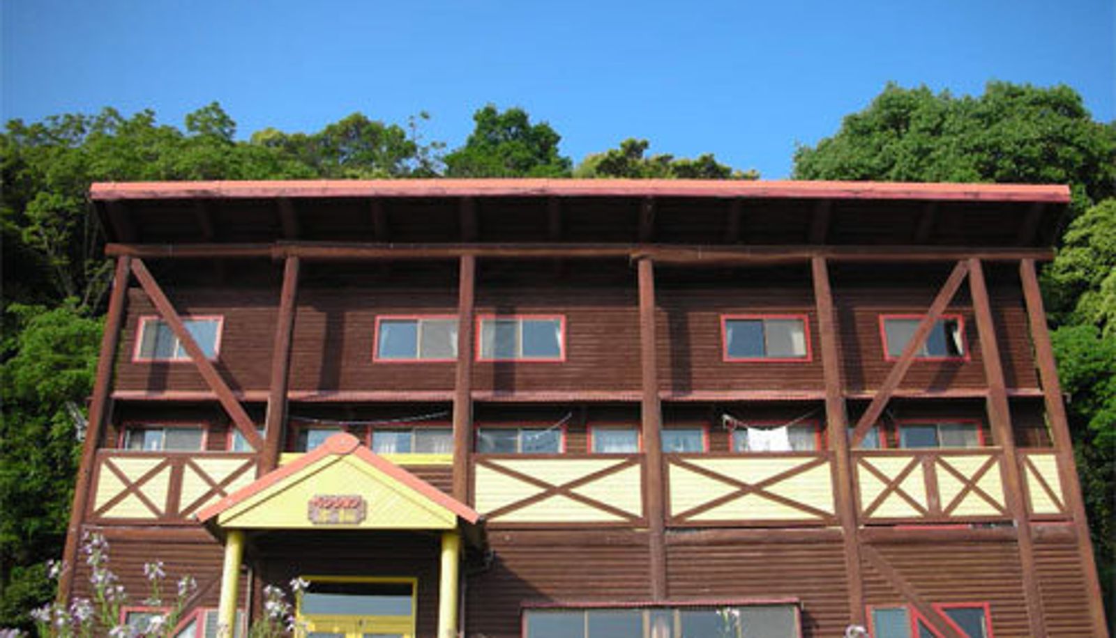 Außenansicht - Log House Kirin