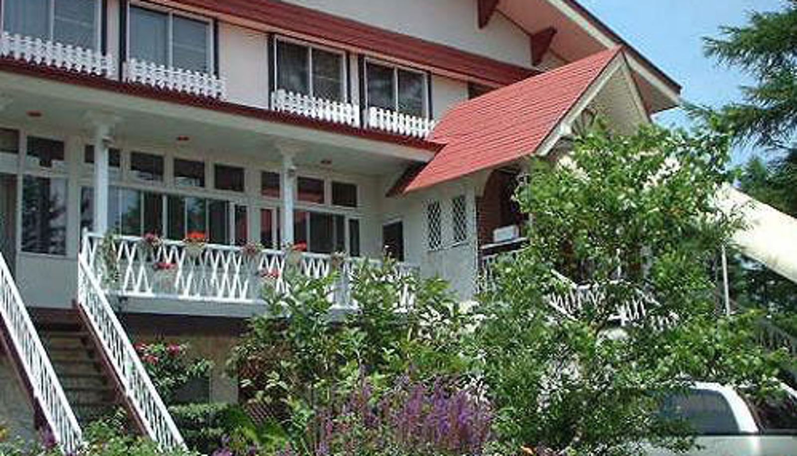 Buitenaanzicht - Restmance Pension Woody Hill