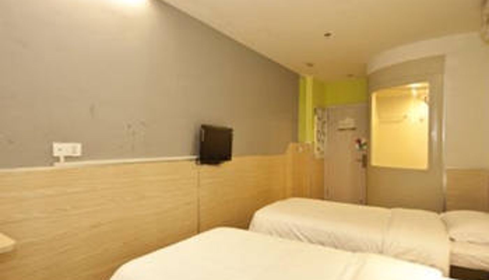 Zimmer - Yibai Chain Hotel (Fuqing Chenglong Pedestrian Street Branch)