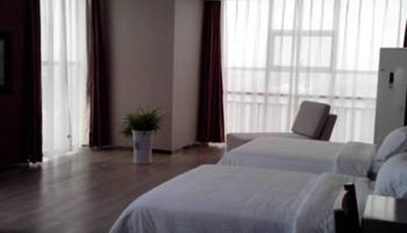 Kamer - Century Star Boutique Hotel (Zhoukou Railway Station Red Star Macalline Store)