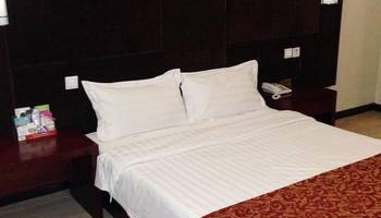 Camera - Golden Key Business Hotel