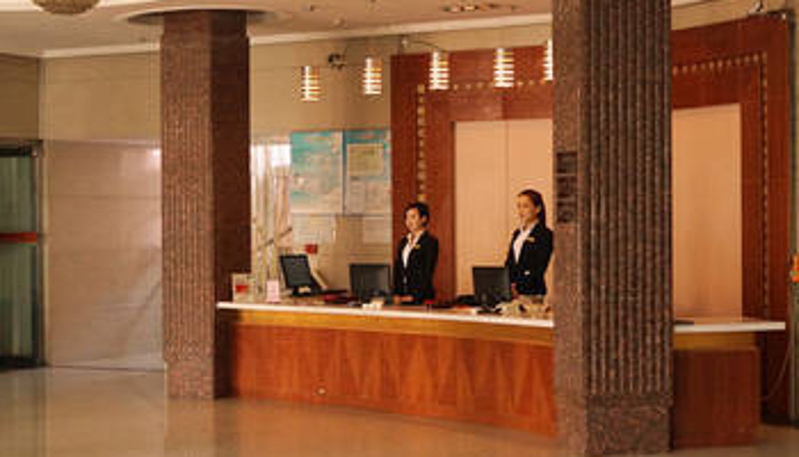 Hall - Deming Hotel