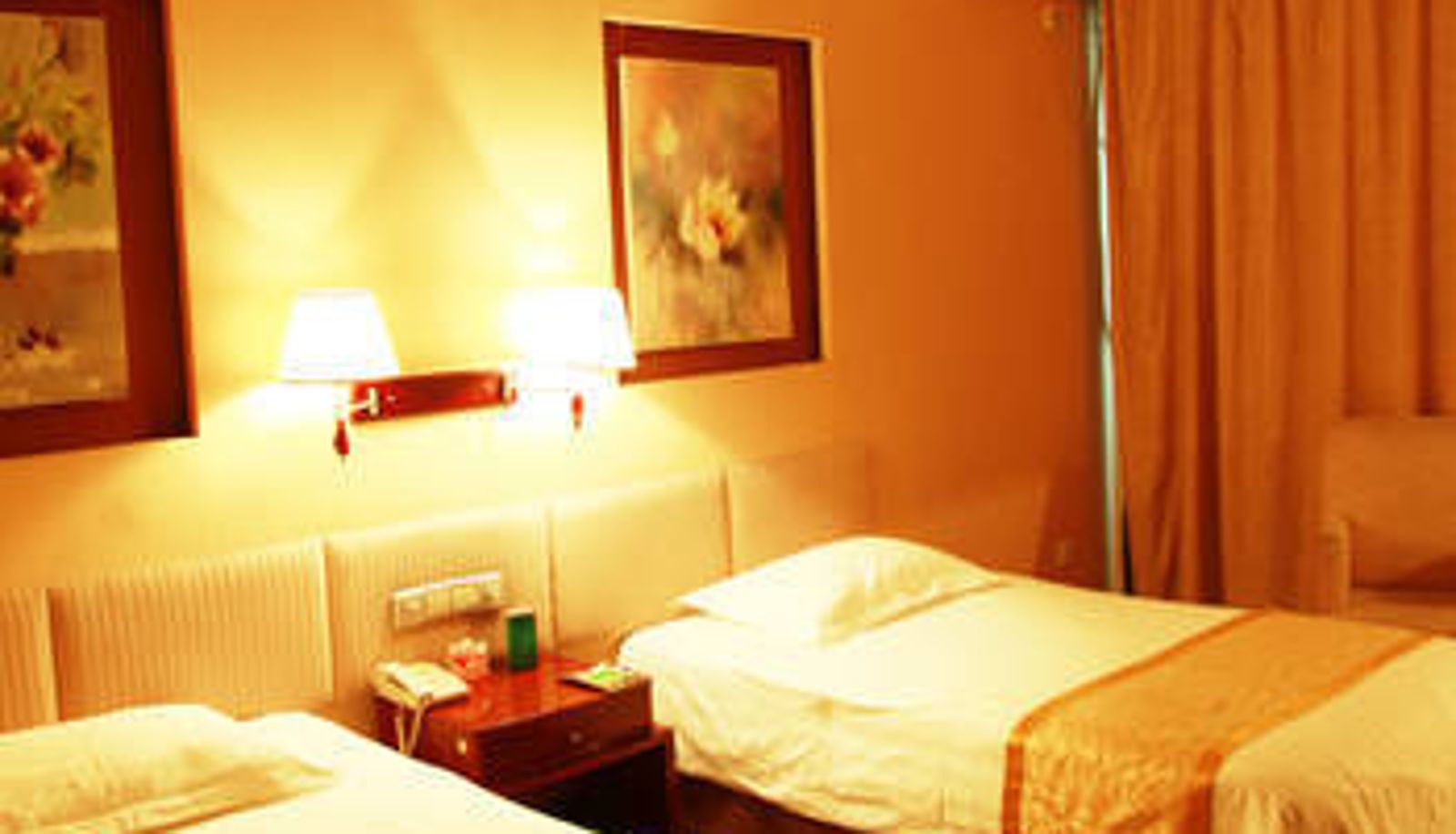 Room - Deming Hotel