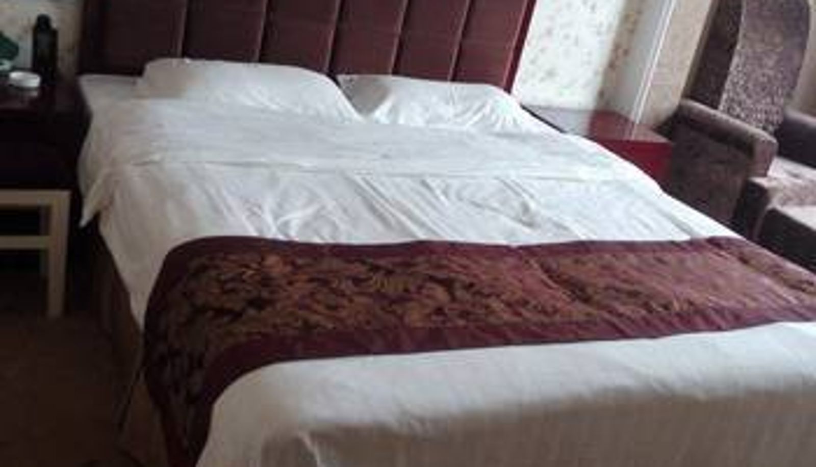 Zimmer - O.P.J.D Hotel