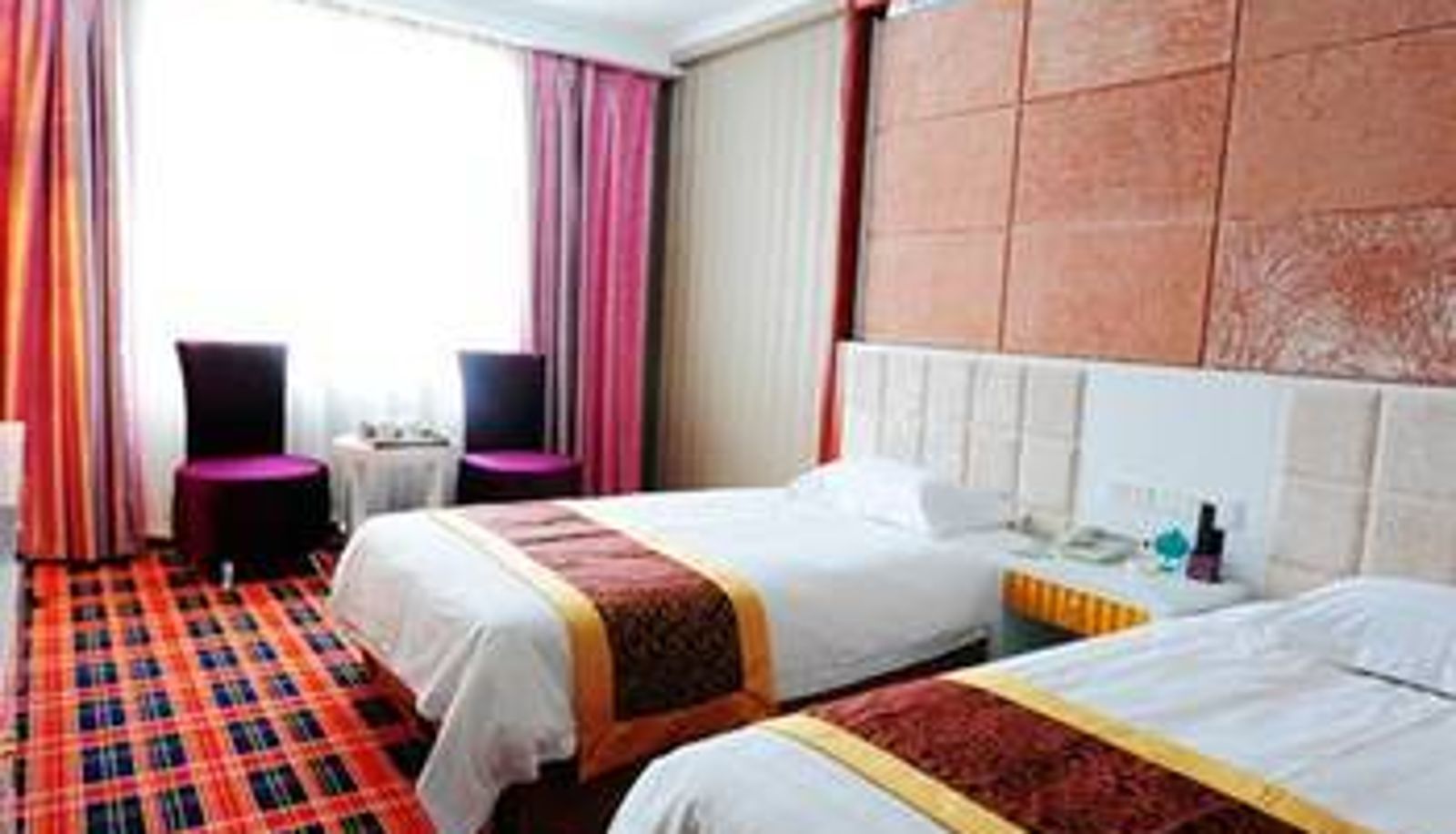 Zimmer - O.P.J.D Hotel