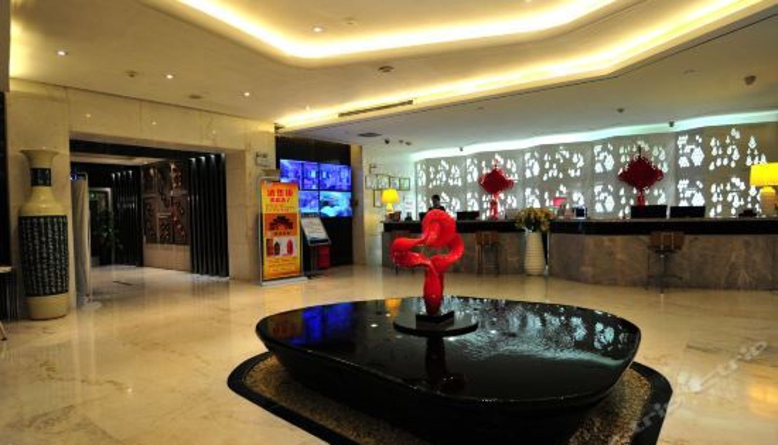 Rezeption - Boytws Hotel (Zhumadian High Speed ​​Railway CBD Wenming Road)