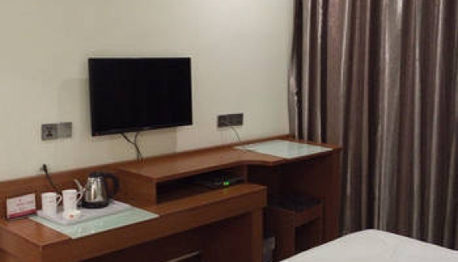 Zimmer - Yinmo Light Luxury Hotel (Baolong Plaza Branch)