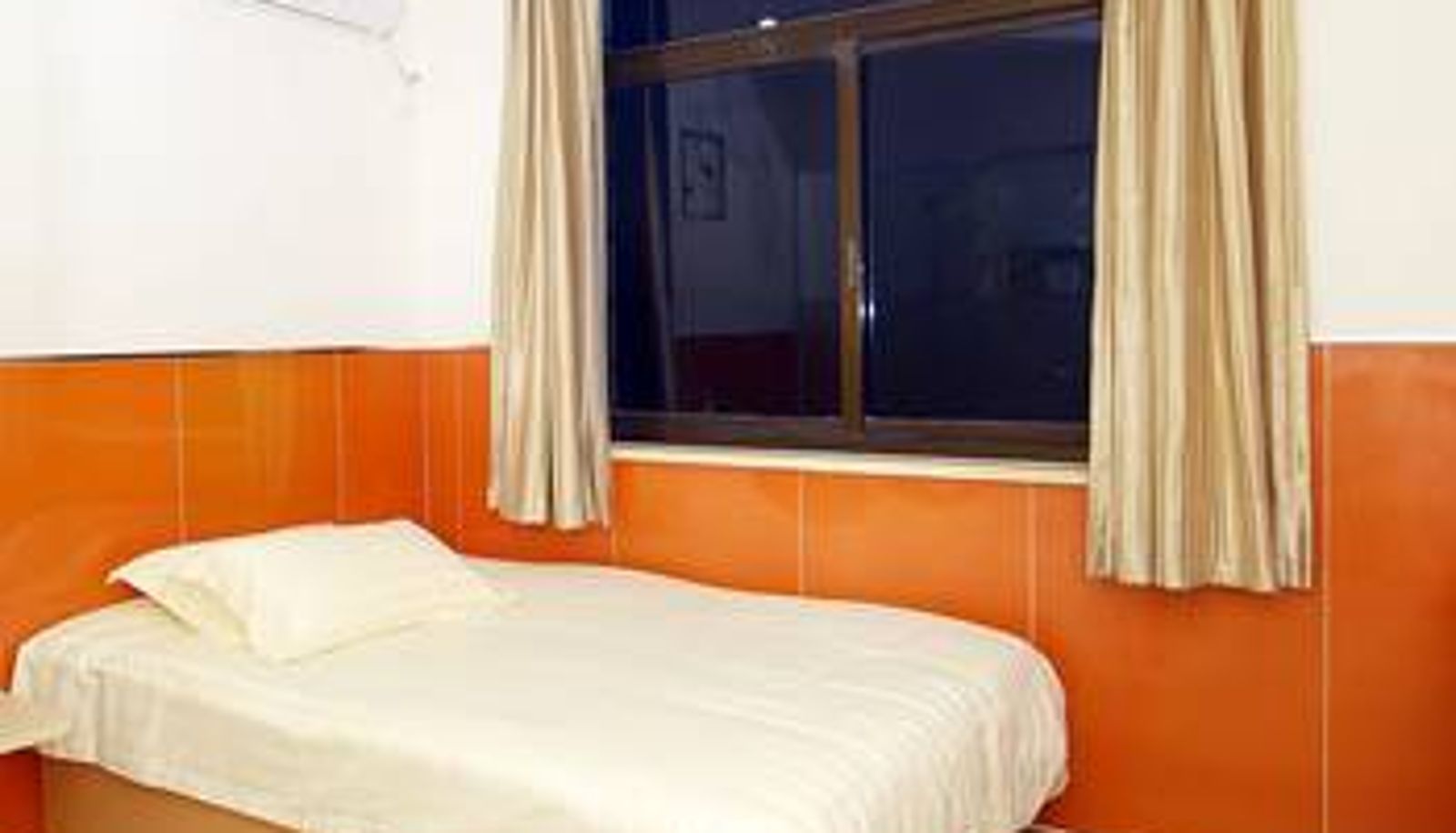Camera - One Nine Hotel (Xintiandi Branch)