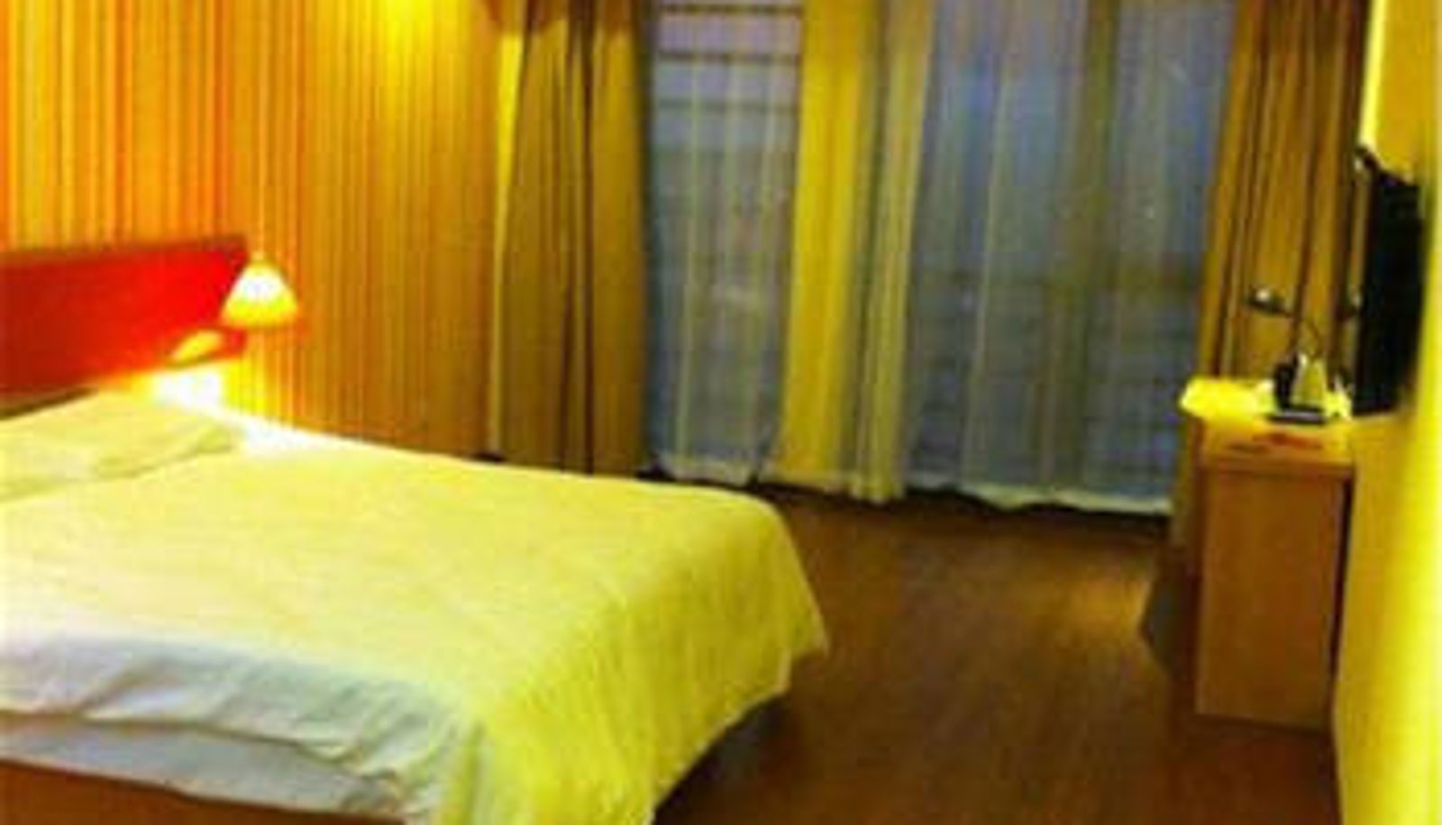 Camera - Home Inn (Shengzhou High Speed Railway Station Guanhe South Road Branch)