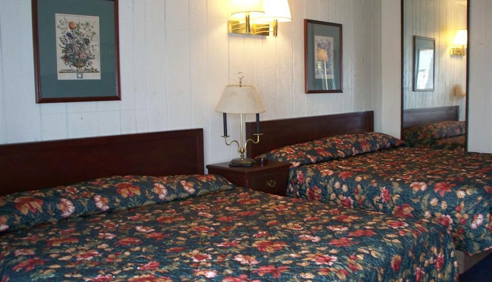 Room - Dry Dock Motel