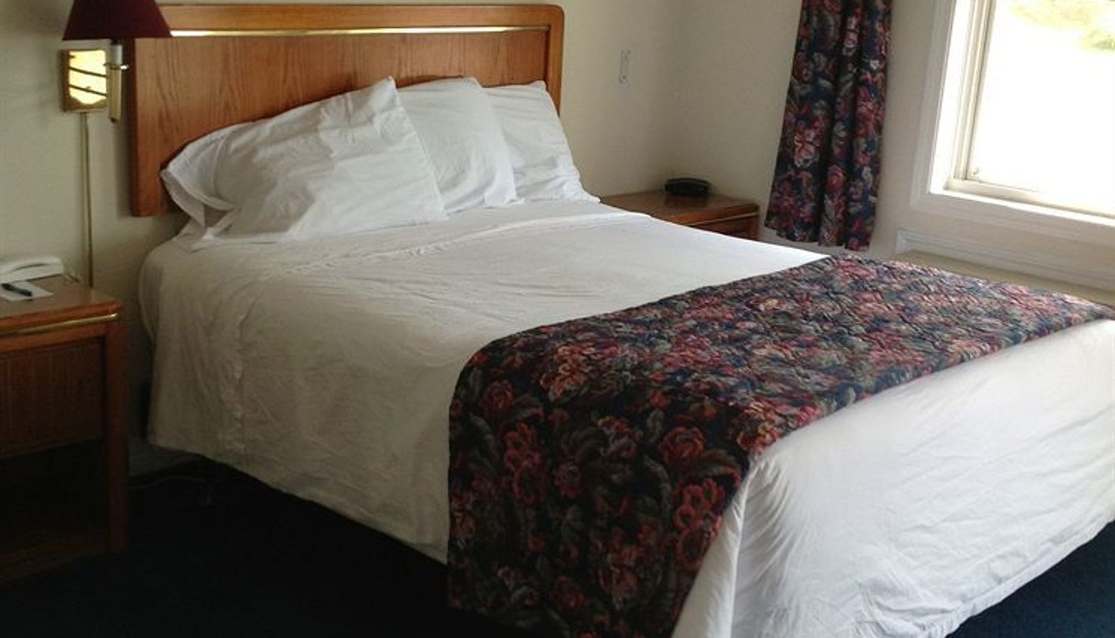 Standard room - Airport Inn