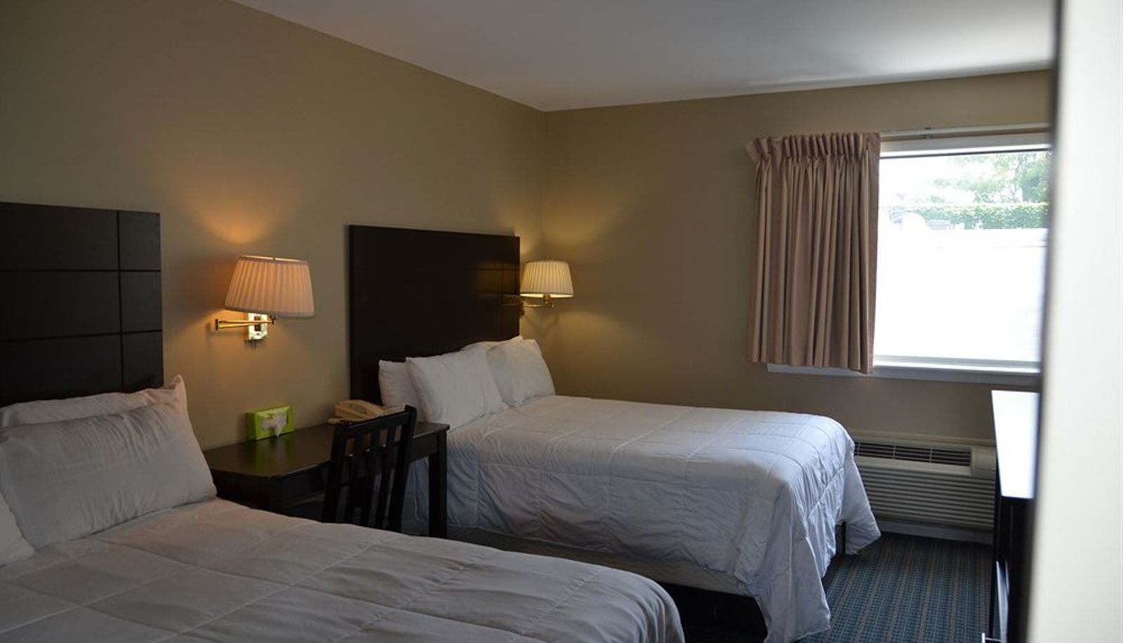 Standard room - Mainstay Inn