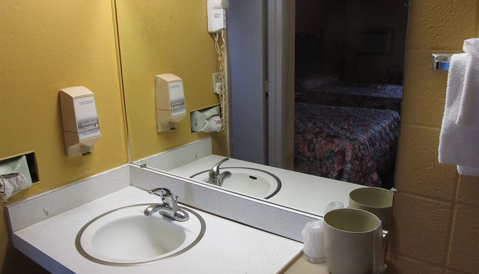Bathroom - Guest House Motel