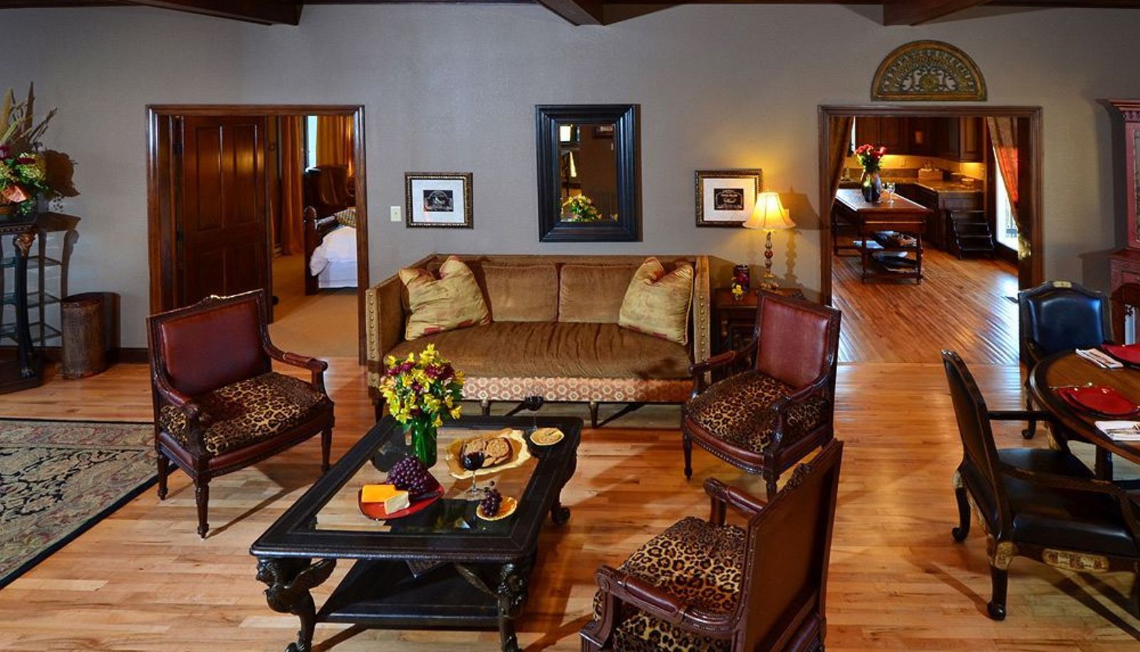 Hotel interior - Banner Elk Winery and Villa