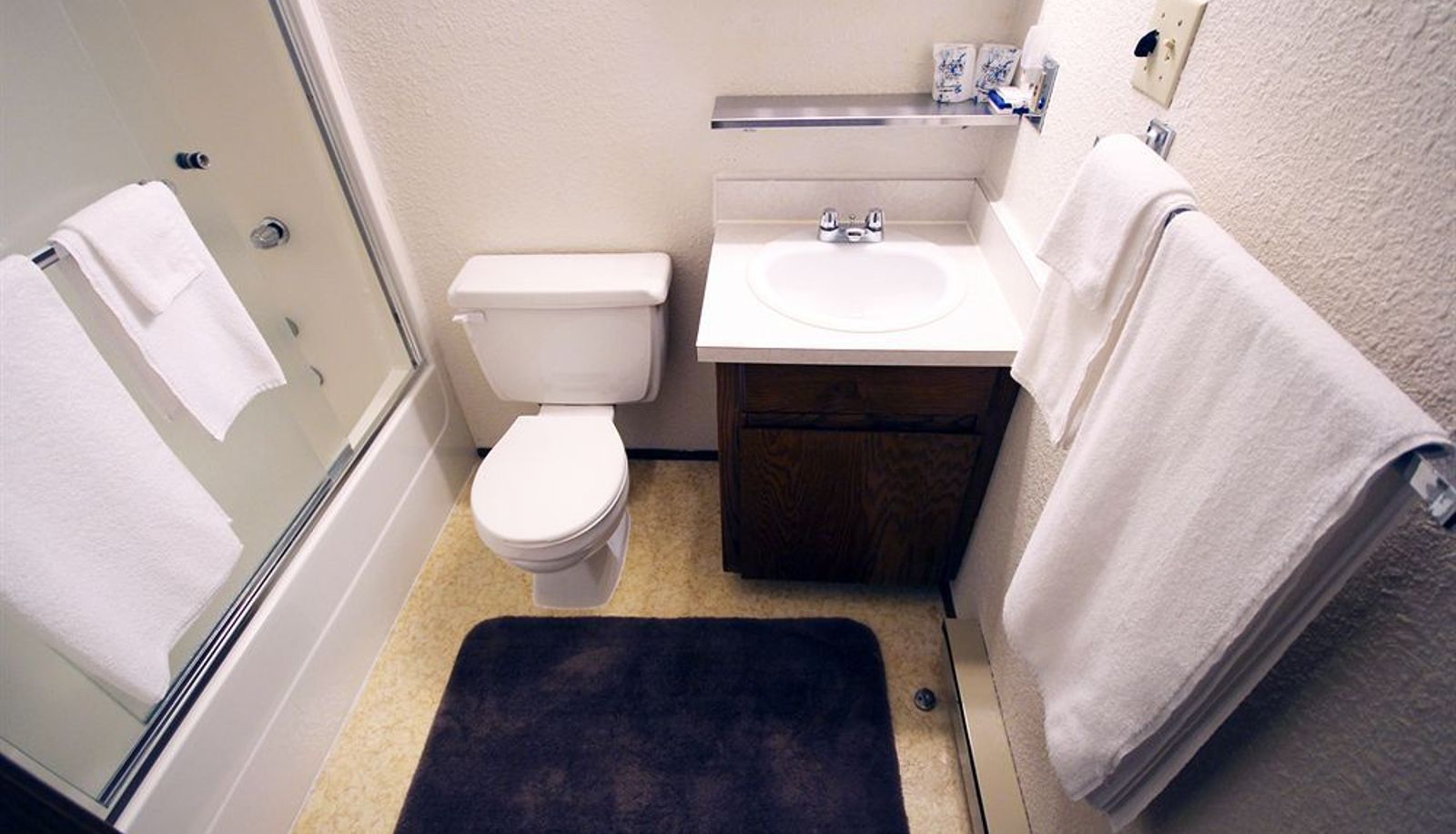 Bagno - City Centre Suites