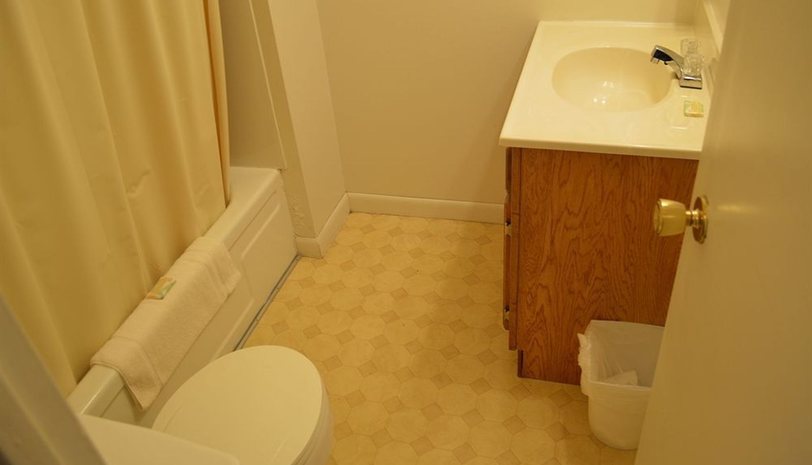 Bathroom - Wigwam Motel