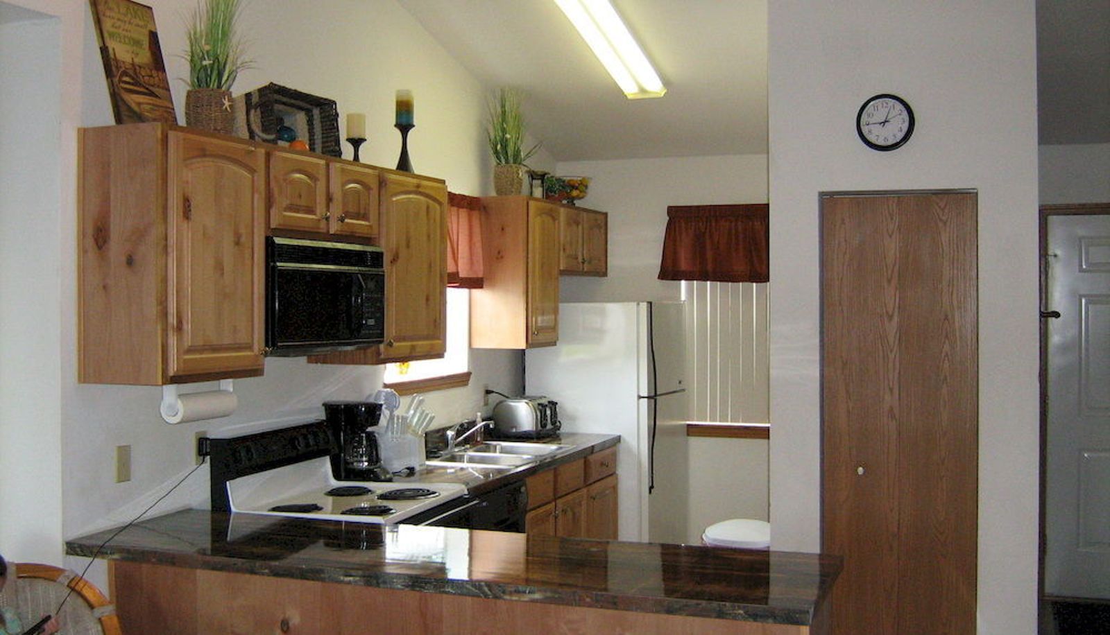 Kitchen area in the room - Eagle's Nest Resort