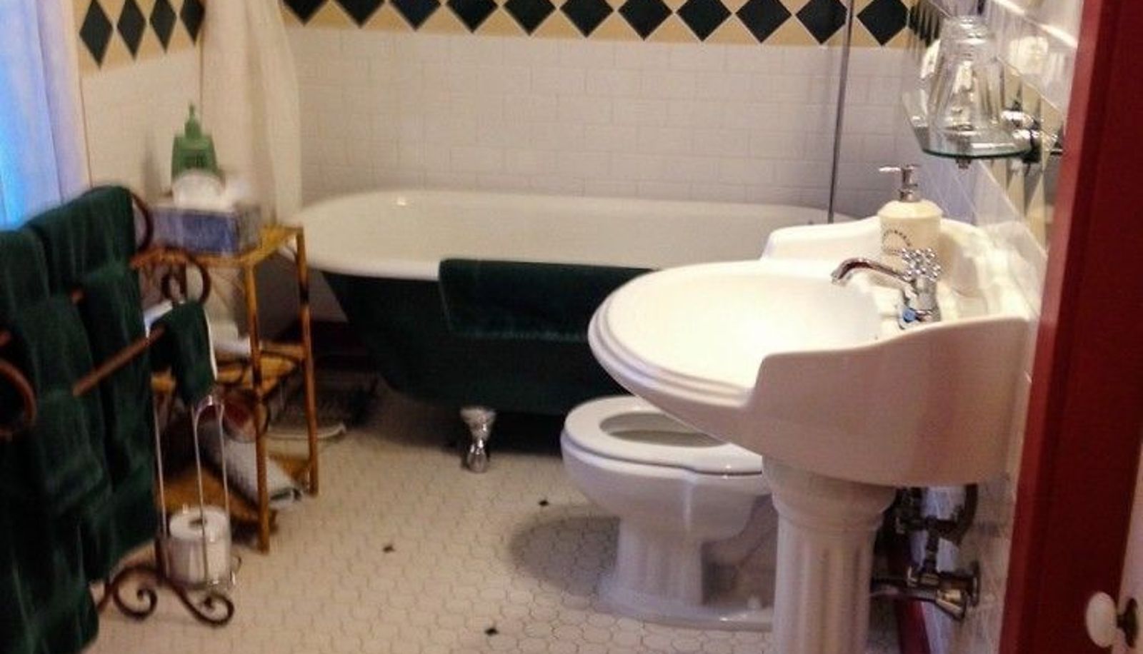 Bathroom - Holmesdale House Bed & Breakfast