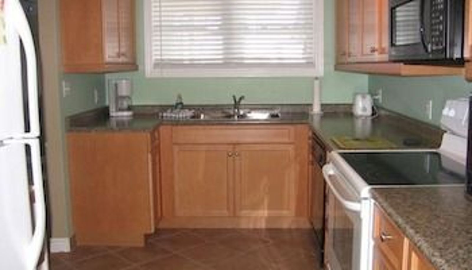 Kitchen area in the room - Cherry Lane Cottage