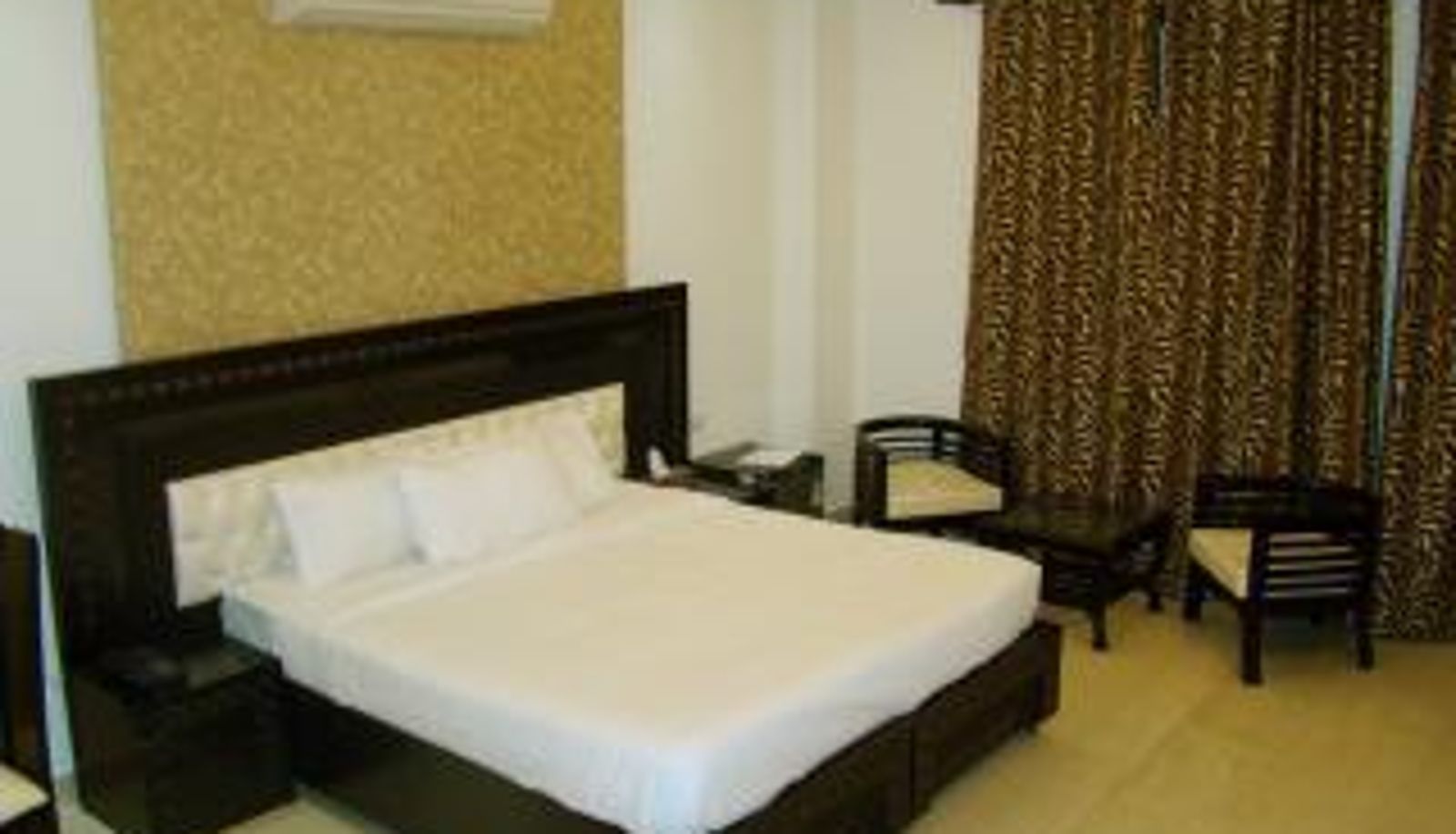 Info - South Delhi Hotel  Atithi - East of Kailash