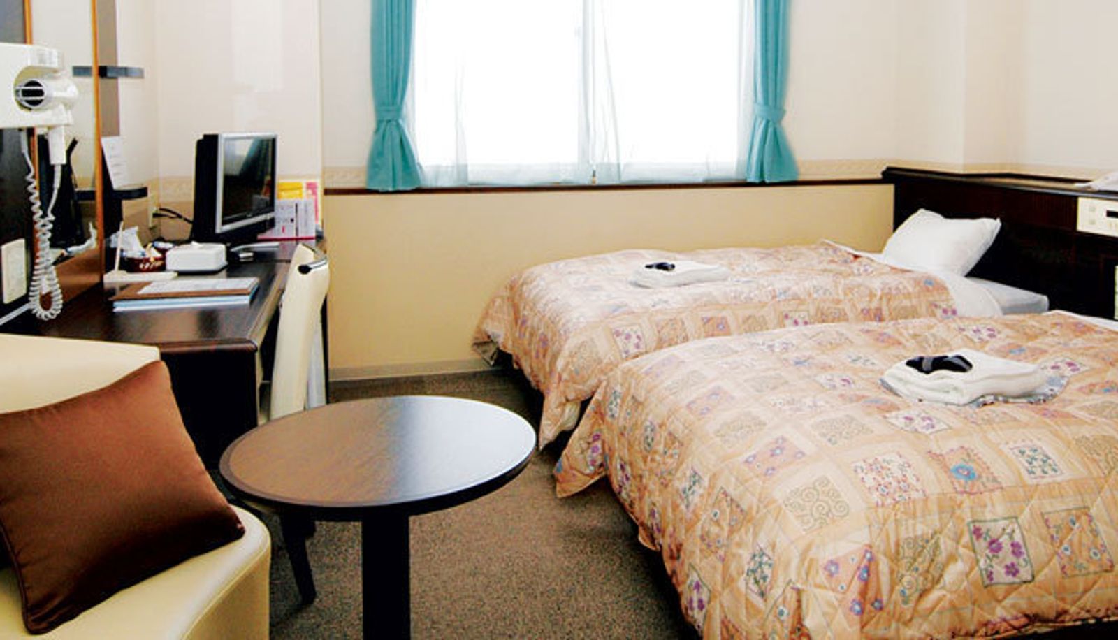Standard room (double) - Royal Inn Toko
