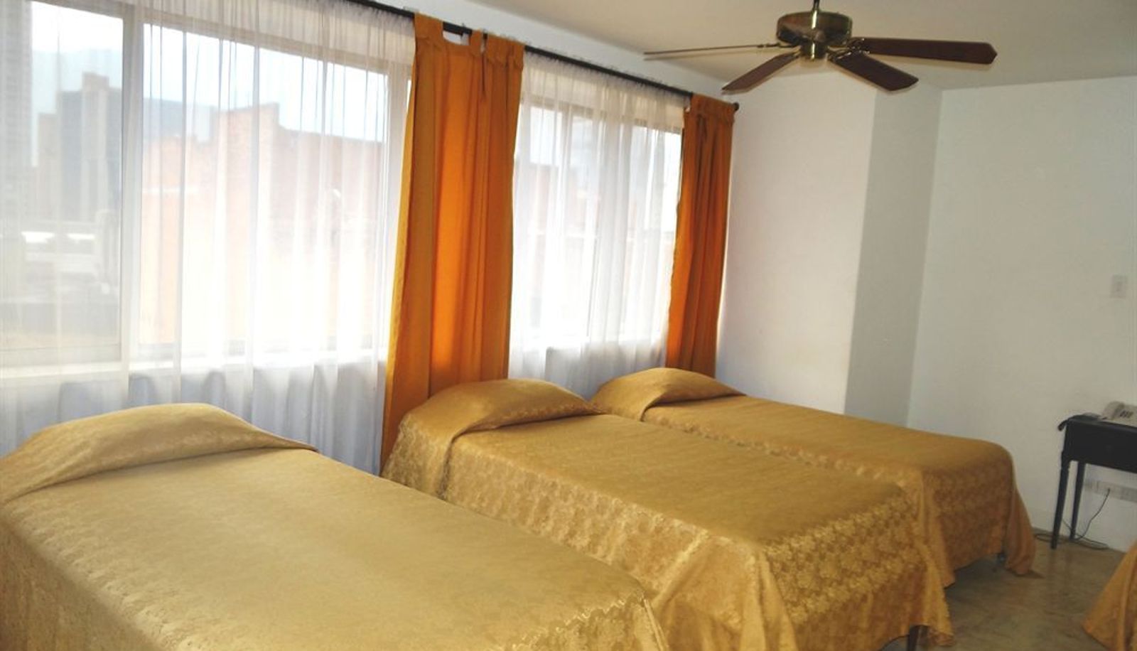 Standard room (single) - Hotel Nutibara Express