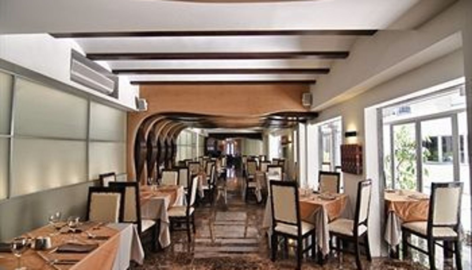 Restaurant - The Jonathon Boutique Hotel