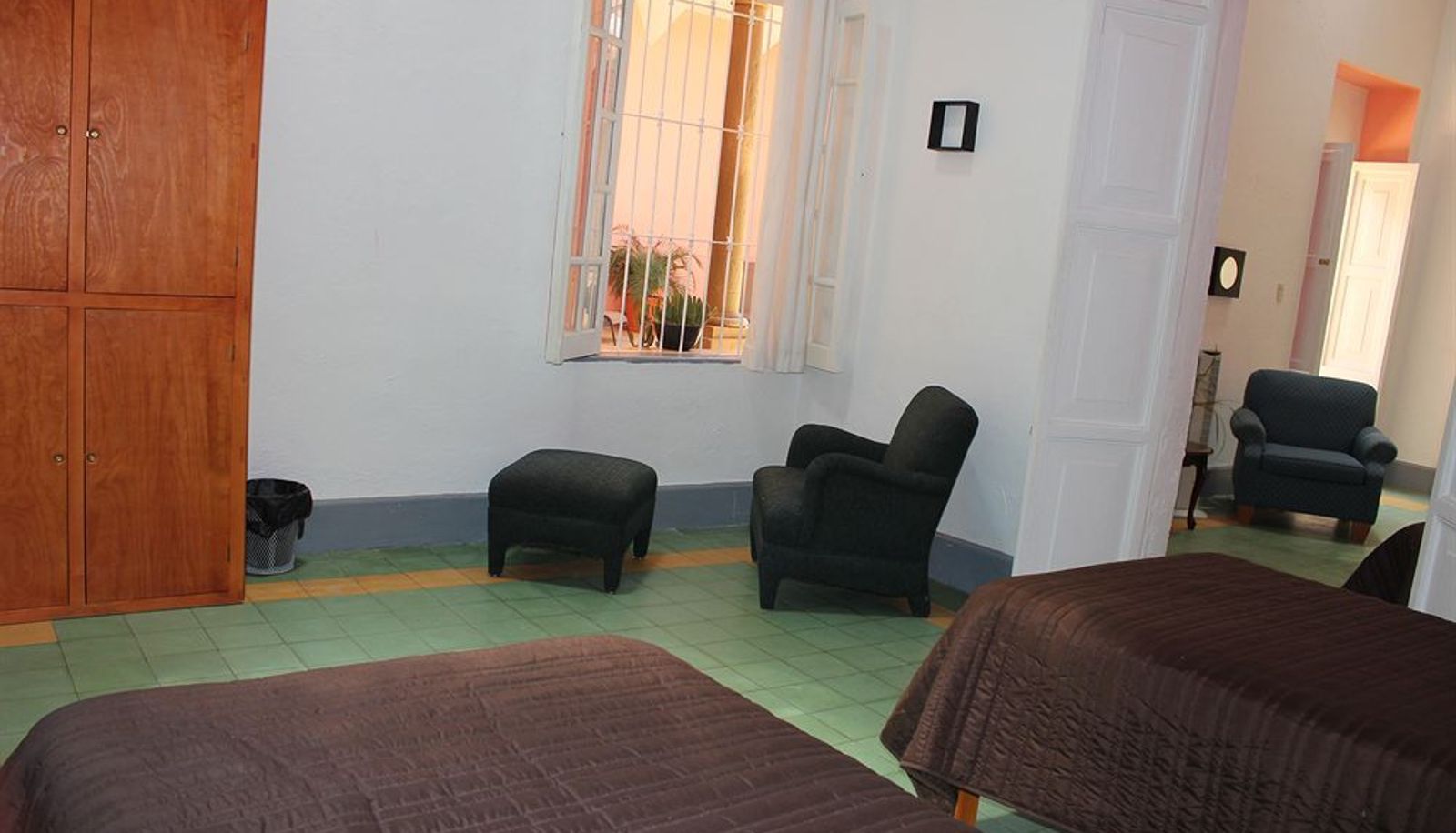 Standard room (single) - Home and Hostel