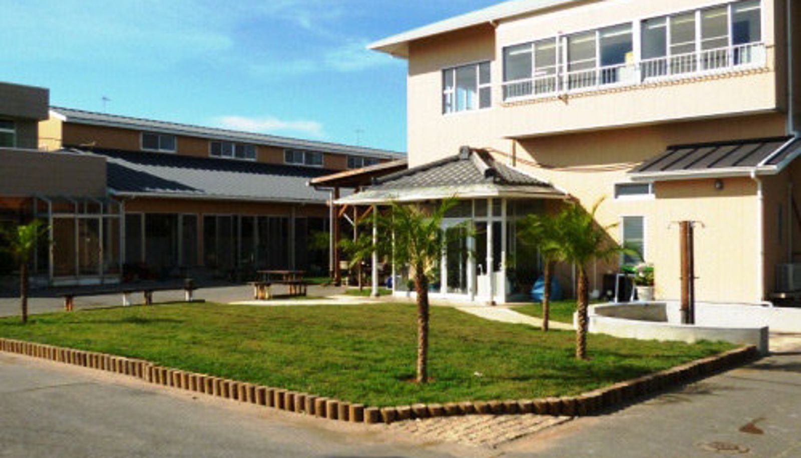 Exterior view - (RYOKAN) Luana Hasunuma Hotel & Cafe