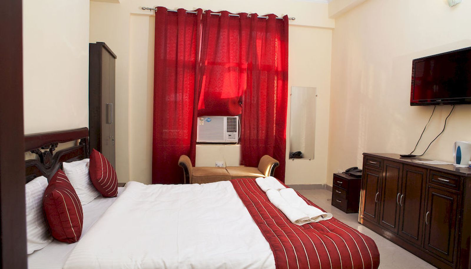 Camera standard - OYO 311 City Stay Hotel