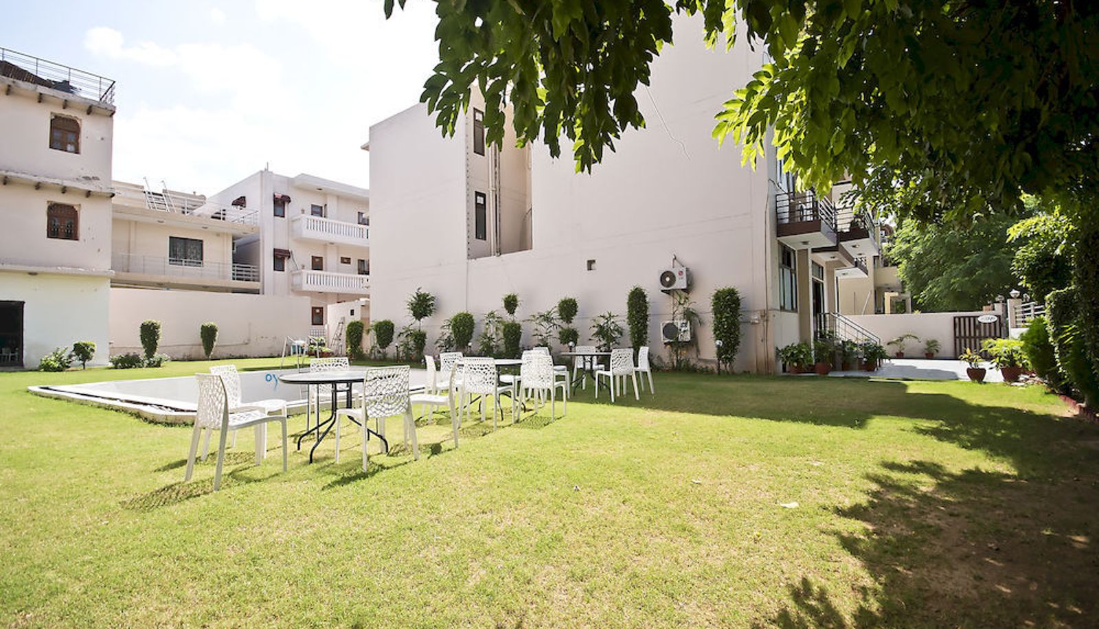 Garten - OYO Premium DLF III