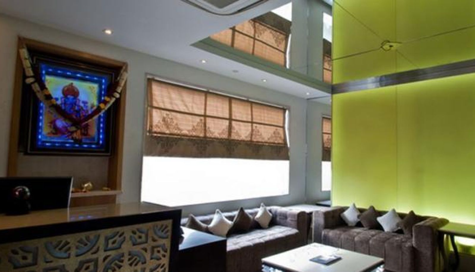 Hall - Green Leaves Hotel