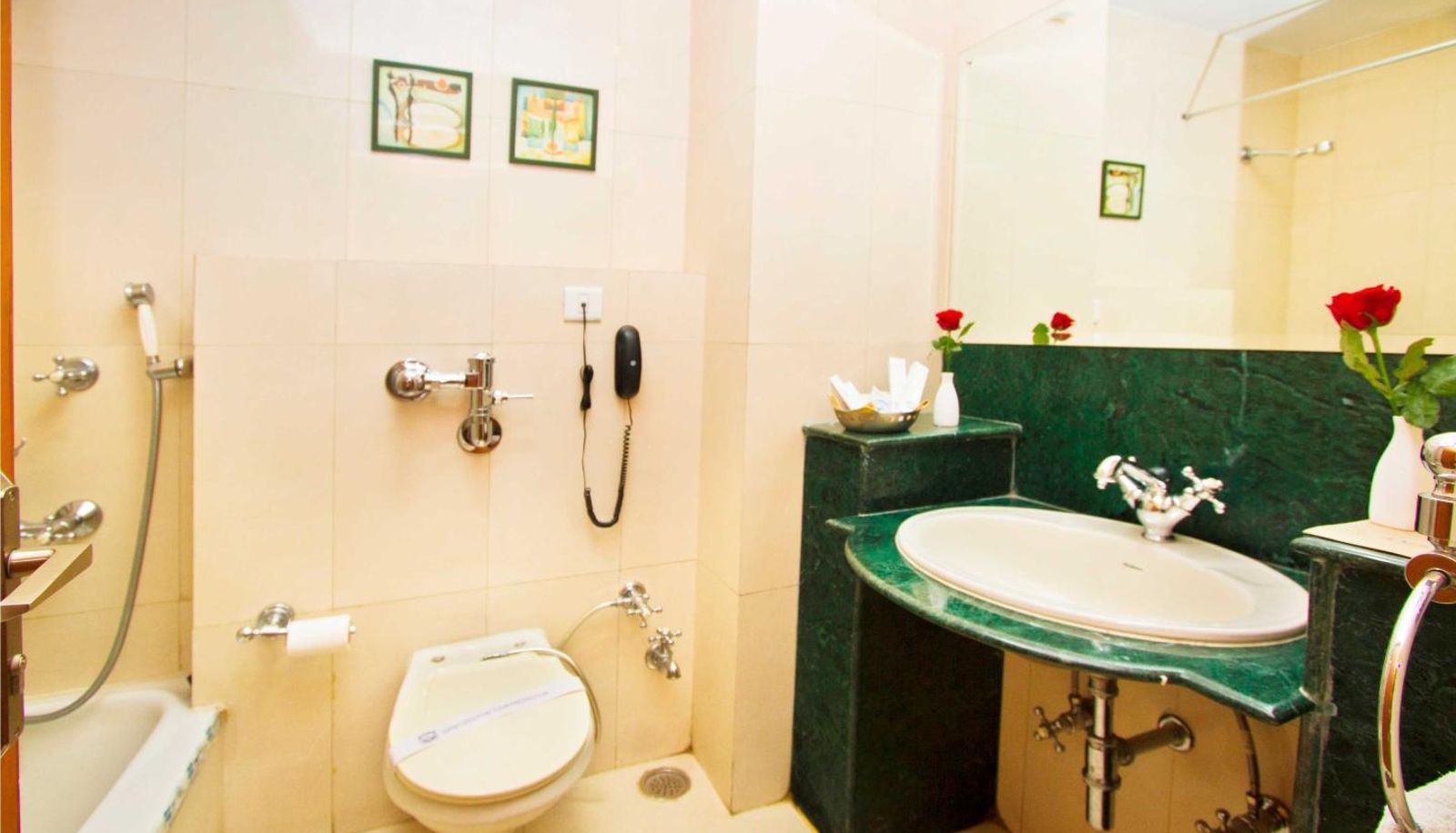 Superior room (single) - Broadways Inn