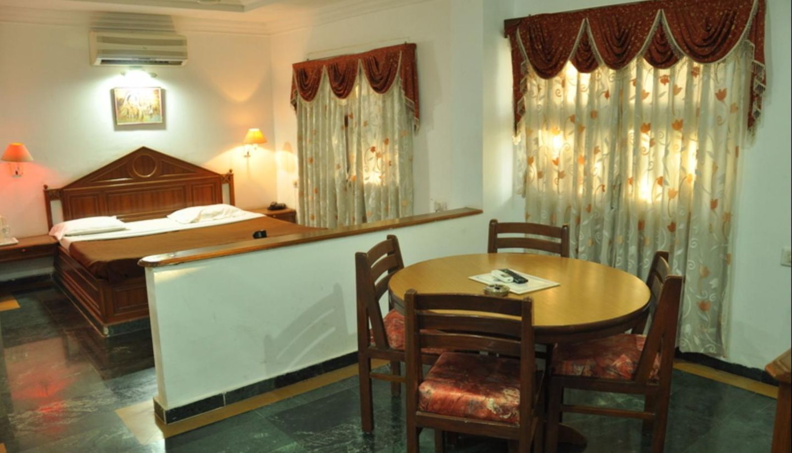 Info - Hotel Chandan