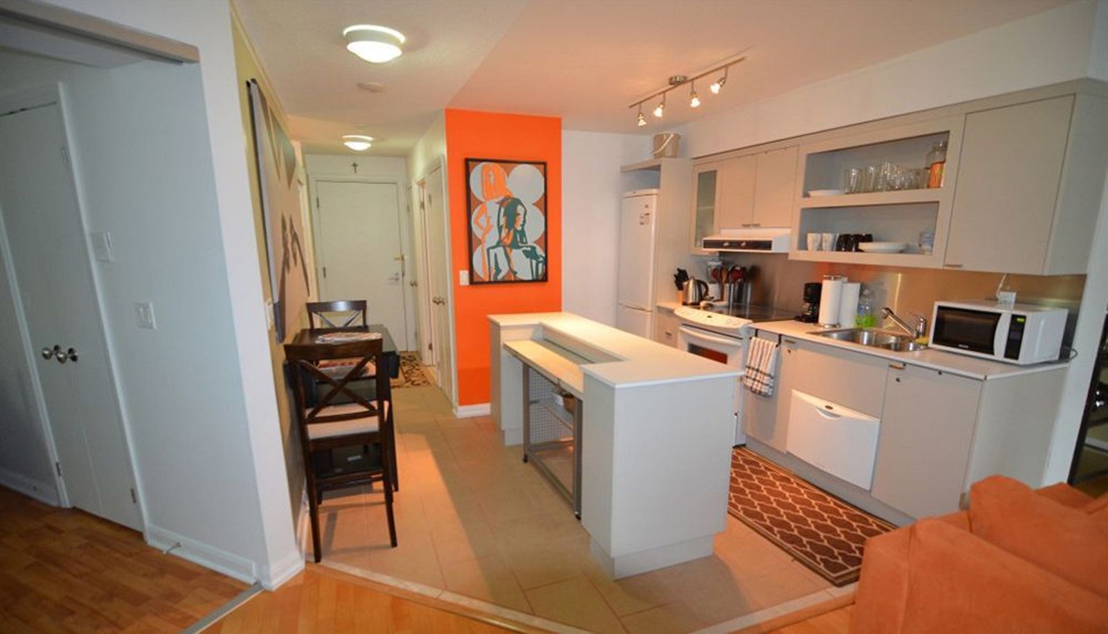 Zona de cocina en la habitación - Toronto Escape - The Sapphire Suite