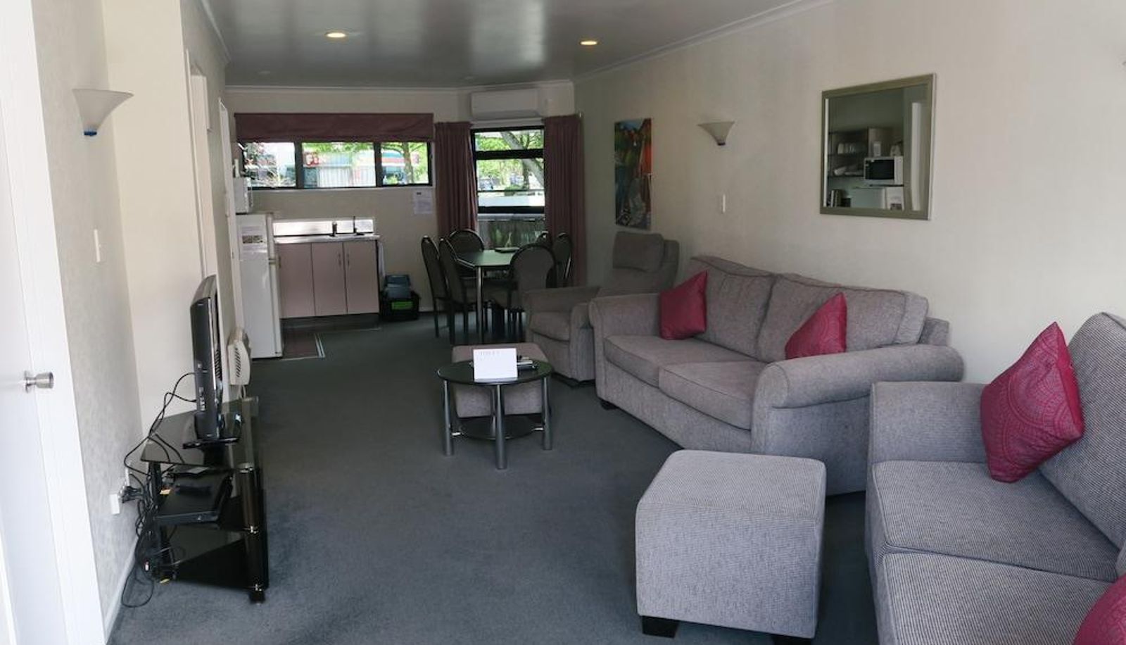 Info - Shadzz Motel & Conference Centre