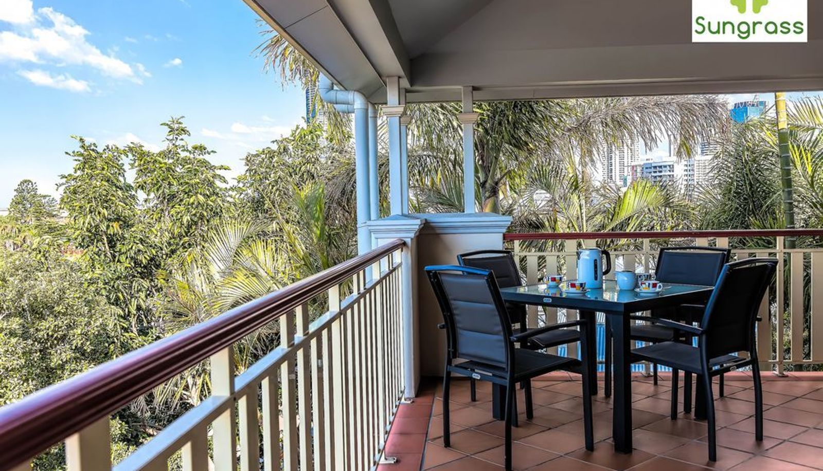 Room with balcony - City Park Apartments
