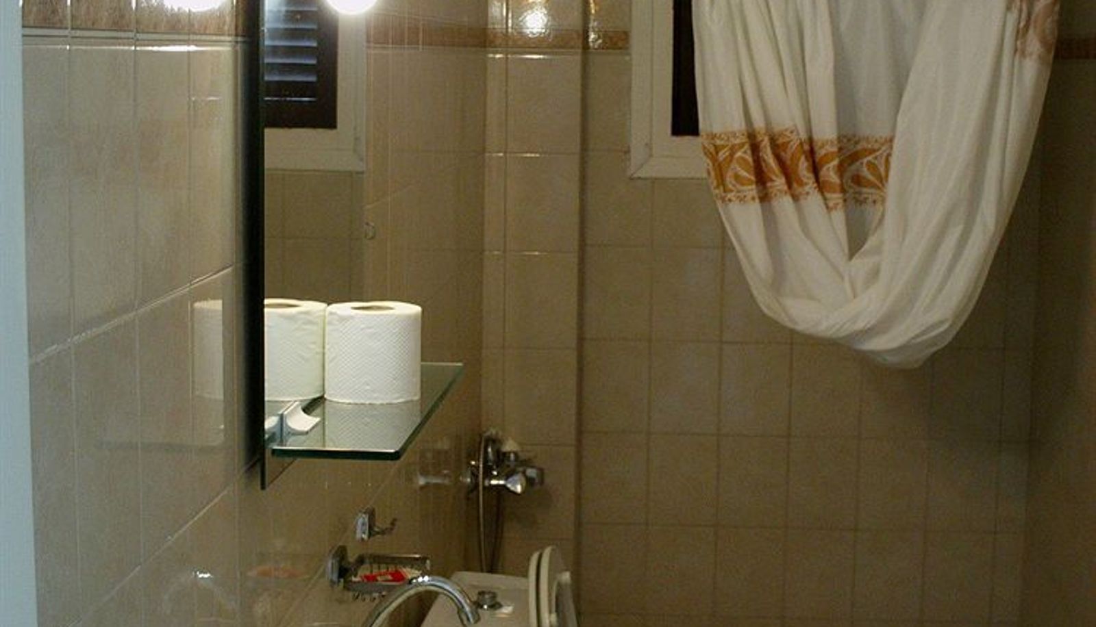 Badezimmer - Villa Partheniou Apartments